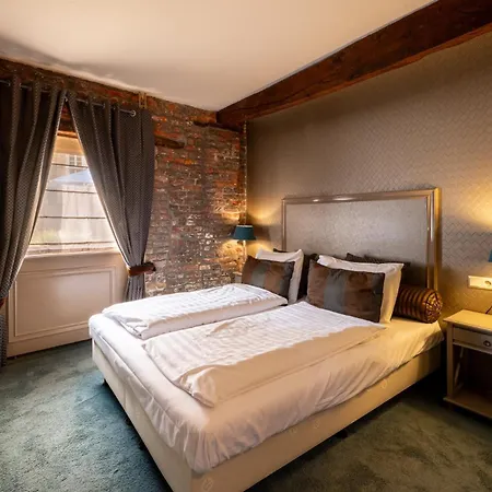 Hotell Schinvelder Hoeve 4*